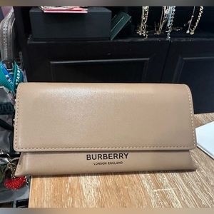 Burberry Sunglasses Case